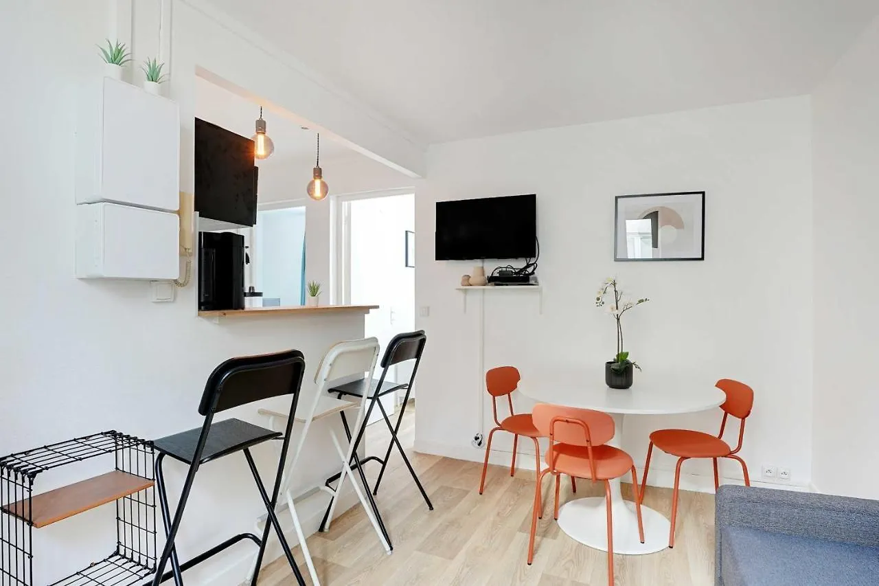 פריז Modern Apartment - 2Br-4P - Sacre-Coeur 0*,  צרפת